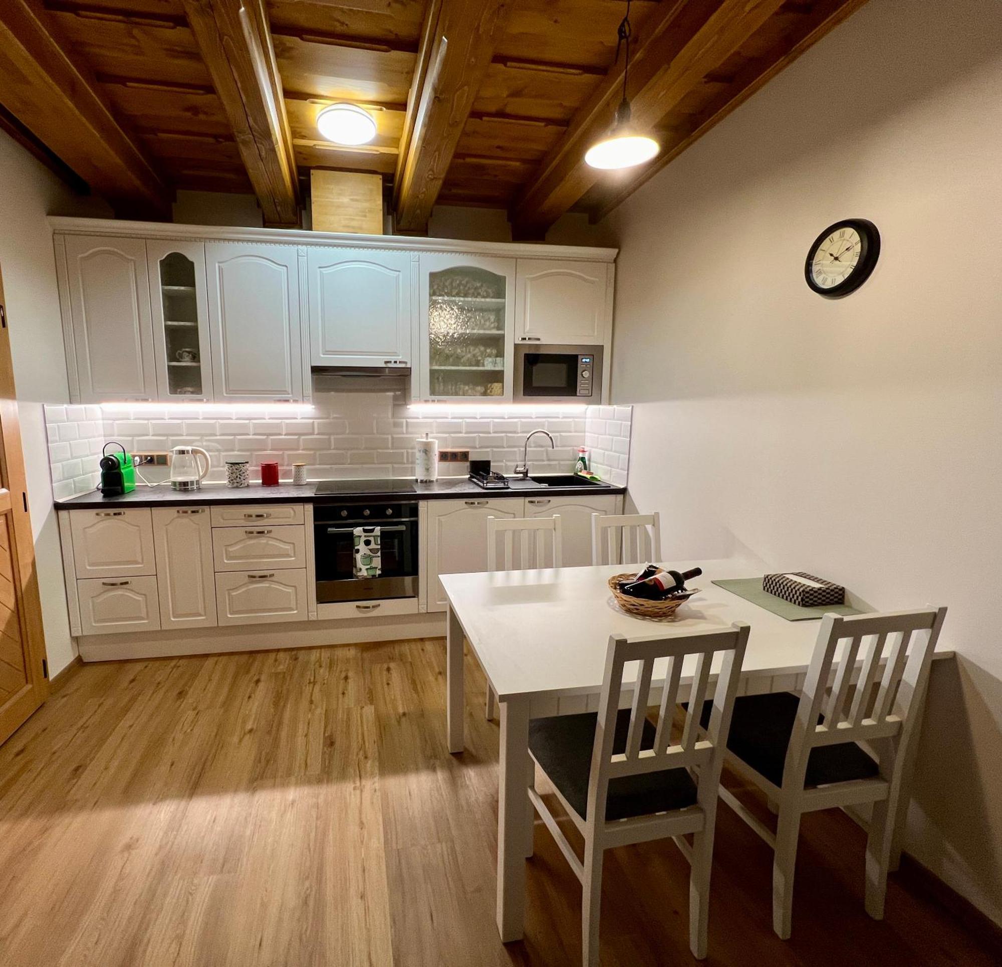 Apartman 8, Jezerne Velké Karlovice Eksteriør billede